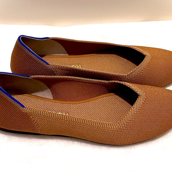 Rothy’s Women’s The Flat Round Toe Fawn with Blue Trim Shoe 8.5 - Picture 2 of 8